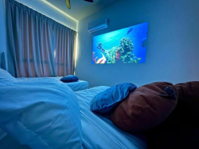 Luxury Family Fun Suites - Infinity Pool, Ps5, Private-Cinema with Balcony M1
